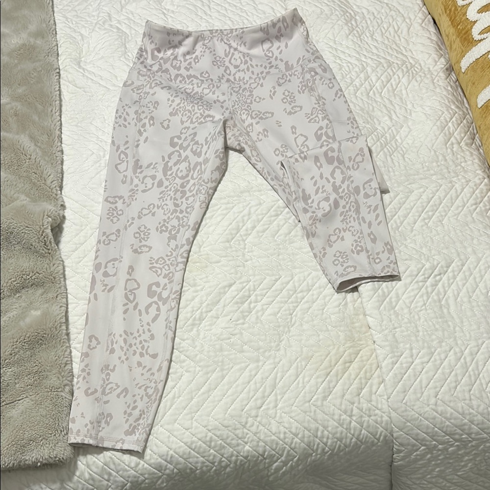 Women’s printed leggings with pockets